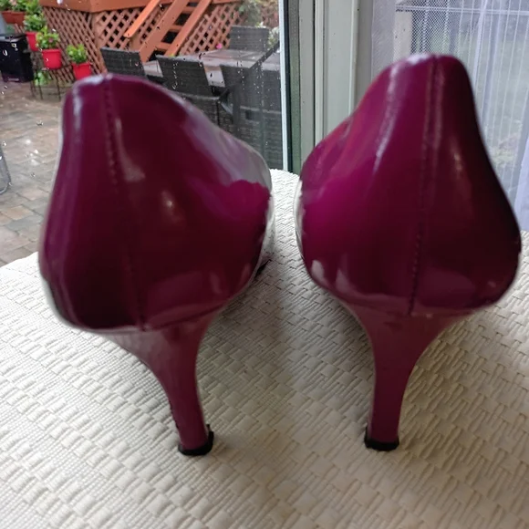 Comfort Plus slipon Heels Size 9.5 Elegant Magenta.Very Good Condition. - Picture 3 of 8